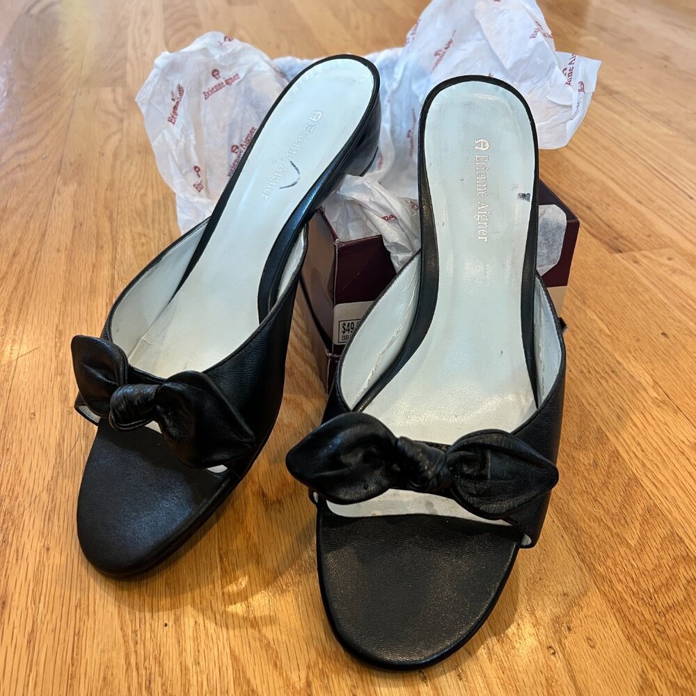 2007 Etienne Aigner Black Leather Wynn Slide Sandals in W11 w/Adorable Bows